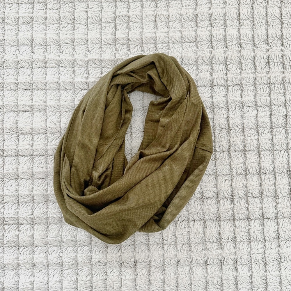 Green Infinity Scarf